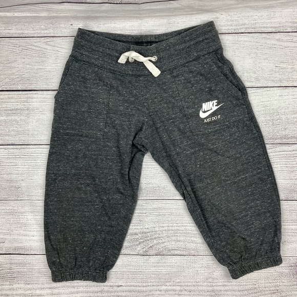 Bundle girls Nike Sz small, 1 capri and 2 pairs of pants. - Picture 9 of 11